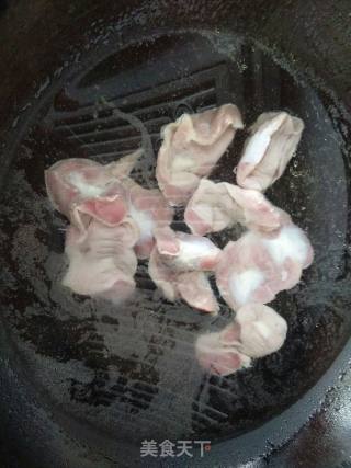 青椒炒鸡胗的做法步骤：2