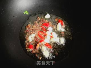 酱炒腿骨的做法步骤：3