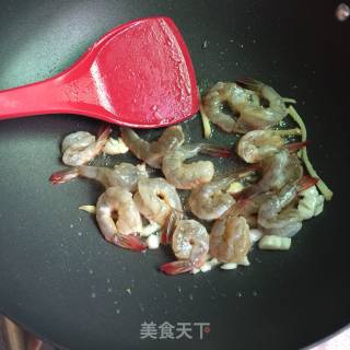 鲜虾炒丝瓜的做法步骤：6