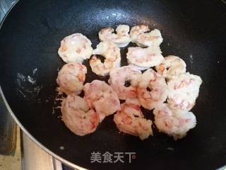 滑蛋虾仁的做法步骤：5