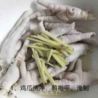 酸辣柠檬鸡爪的做法步骤：1