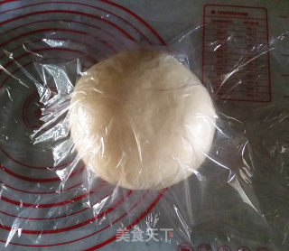 蓝莓酱玫瑰花面包#一次揉面&一次发酵#的做法步骤：6