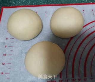 蓝莓酱玫瑰花面包#一次揉面&一次发酵#的做法步骤：7