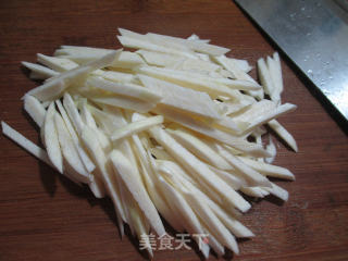 茭白韭菜芽炒米粉的做法步骤：2