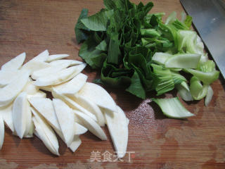 茭白青菜片儿汤的做法步骤：2