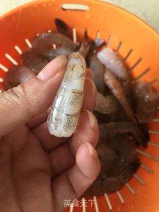面包屑炒虾的做法步骤：1