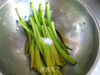 八珍酱三文鱼米饭的做法步骤：4