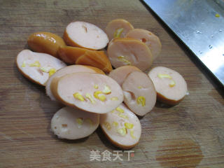 玉米热狗肠娃娃菜片儿汤的做法步骤：2