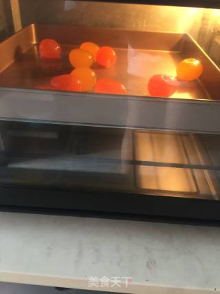 红豆沙蛋黄月饼的做法步骤：5