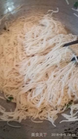 油菜火腿煎蛋炒面的做法步骤：7