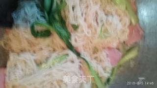 油菜火腿煎蛋炒面的做法步骤：8