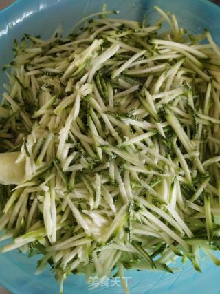 全麦虾仁角瓜蒸饺的做法步骤：7