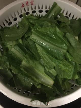 蒜蓉猪油炒麦菜的做法步骤：2