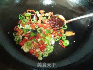 双椒豆瓣边鱼块的做法步骤：10