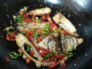 双椒豆瓣边鱼块的做法步骤：11