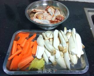 杏鲍菇胡萝卜鸡汤的做法步骤：2