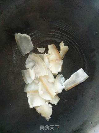 洋葱炒咸肉的做法步骤：3