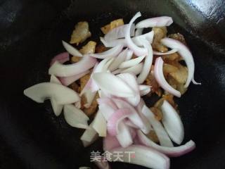 洋葱炒咸肉的做法步骤：6