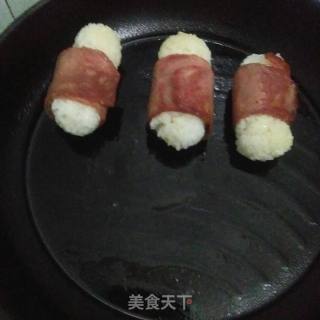 培根卷饭团的做法步骤：5