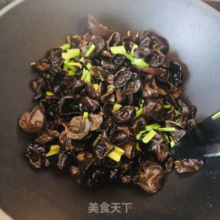 芹菜黑木耳的做法步骤：4