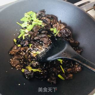 芹菜黑木耳的做法步骤：6