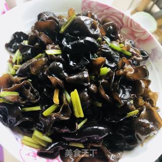 芹菜黑木耳的做法步骤：8