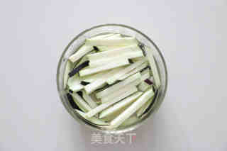 沙茶肉末茄条的做法步骤：2