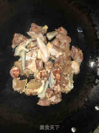 沙茶酱焖香菇鸡的做法步骤：4