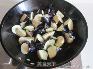 腊鱼烧茄子的做法步骤：6