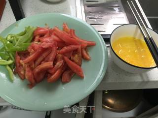 西红柿炒鸡蛋的做法步骤：1