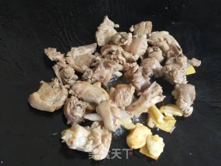 双椒炒鸭肉的做法步骤：7