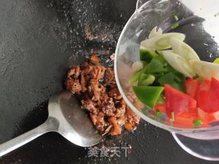 双椒炒鸭肉的做法步骤：11