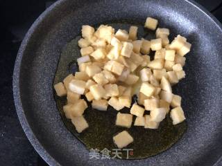 炒馒头的做法步骤：3