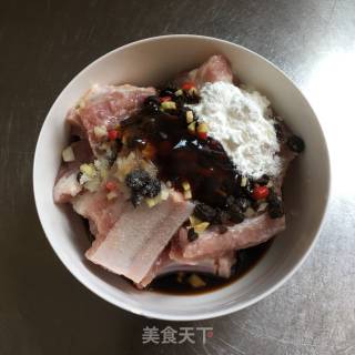 排骨蒸南瓜的做法步骤：3