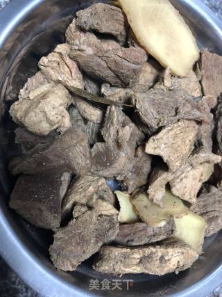 【兔子爱厨房】手撕牛肉的做法步骤：5