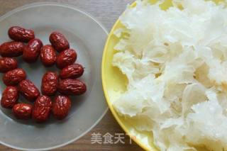 红枣银耳羹的做法步骤：3