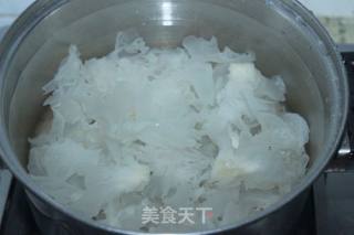 红枣银耳羹的做法步骤：4