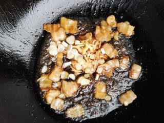 苦瓜白玉菇炒肉的做法步骤：5