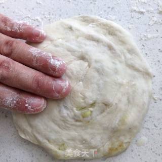 葱油饼的做法步骤：8