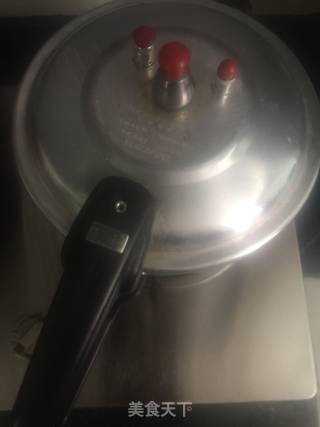 土茯苓薏米扇骨汤的做法步骤：5