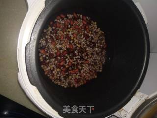 五色杂粮养身粥的做法步骤：2