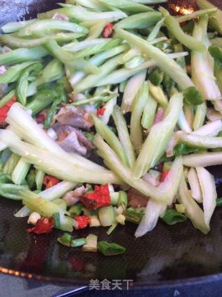 芹菜炒粉条的做法步骤：5