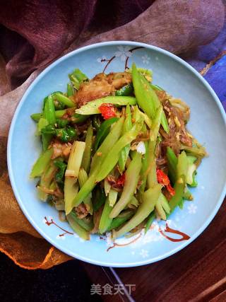 芹菜炒粉条的做法步骤：10