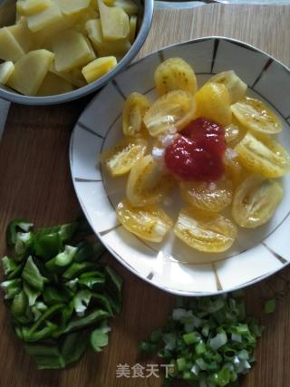 黄柿子炒土豆片的做法步骤：6