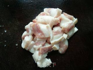 五花肉炒素鸡的做法步骤：3