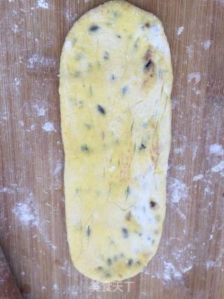三豆南瓜馒头卷的做法步骤：3