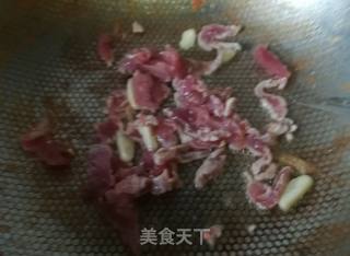 家常卷心菜炒肉的做法步骤：2