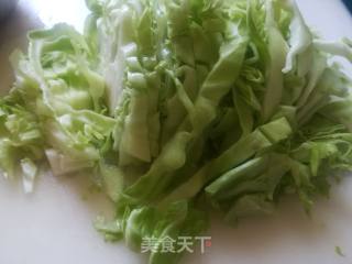 卷心菜炒粉丝的做法步骤：4