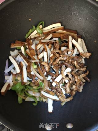 青椒肉丝香干的做法步骤：6