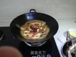 红烧鲈鱼的做法步骤：4